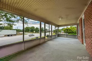 103 E King St, East Flat Rock, NC 28726 - Photo 24