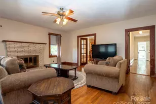 103 E King St, East Flat Rock, NC 28726 - Photo 14