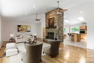 649 Rickel Dr, Hendersonville, NC 28739 - Photo 6