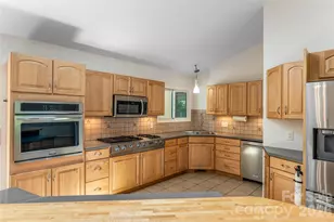 649 Rickel Dr, Hendersonville, NC 28739 - Photo 10