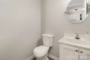 9562 Littleleaf Dr, Charlotte, NC 28215 - Photo 10