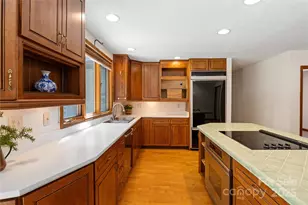 15 Elmwood Ln, Asheville, NC 28803 - Photo 12