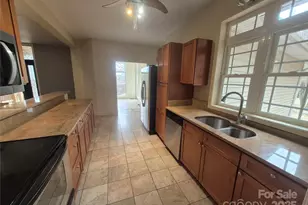 318 Vance Gap Rd, Asheville, NC 28804 - Photo 8