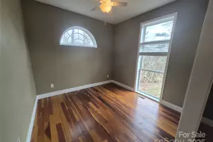 318 Vance Gap Rd, Asheville, NC 28804 - Photo 16