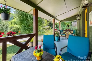 66 Bradley St, Waynesville, NC 28786 - Photo 6