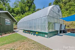 66 Bradley St, Waynesville, NC 28786 - Photo 8