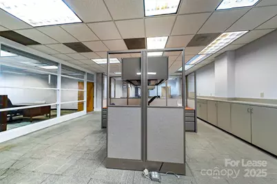 257 W Main Avenue, Gastonia, NC 28052 - Photo 2