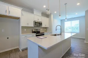 5640 Kingspan Dr, Charlotte, NC 28217 - Photo 6