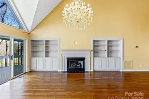 140 Overlook Dr, Flat Rock, NC 28731 - Photo 8