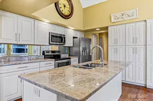 140 Overlook Dr, Flat Rock, NC 28731 - Photo 16