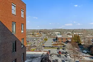 538 N Main St, Hendersonville, NC 28792 - Photo 18