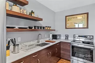 538 N Main St, Hendersonville, NC 28792 - Photo 10