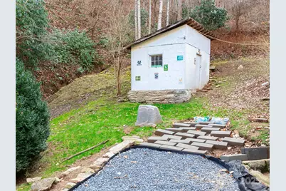 12982 US Hwy 19W None, Burnsville, NC 28714 - Photo 30