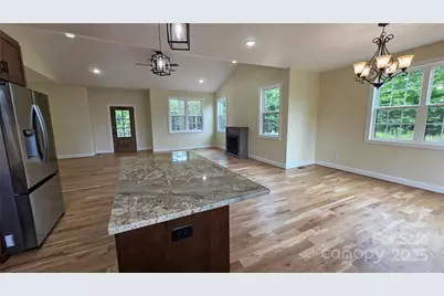 1060 Hawksbill Drive, Morganton, NC 28655 - Photo 4