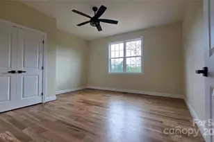 1060 Hawksbill Dr, Morganton, NC 28655 - Photo 10