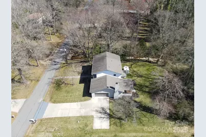 306 7th Street Place NE, Conover, NC 28613 - Photo 2