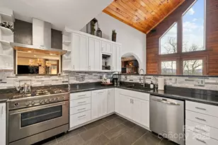 106 Bishop Cove Rd, Fairview, NC 28730 - Photo 14