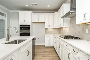 19724-B School St, Cornelius, NC 28031 - Photo 2