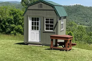 999 Chestnut Mountain Dr, Green Mountain, NC 28740 - Photo 26