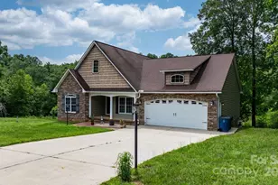 1263 Waterford Dr, Hickory, NC 28602 - Photo 34