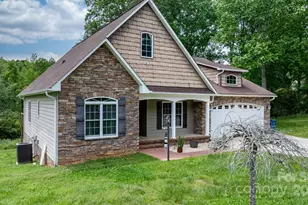 1263 Waterford Dr, Hickory, NC 28602 - Photo 2