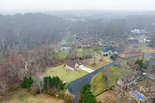 1263 Waterford Dr, Hickory, NC 28602 - Photo 44