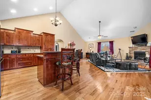 1263 Waterford Dr, Hickory, NC 28602 - Photo 12