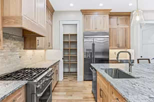 435 Barrington Dr, Asheville, NC 28803 - Photo 4