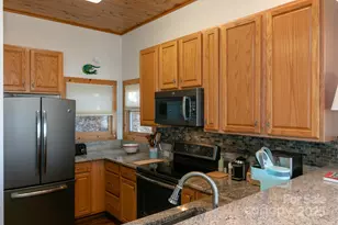 30 Club Villa Ct, Burnsville, NC 28714 - Photo 12