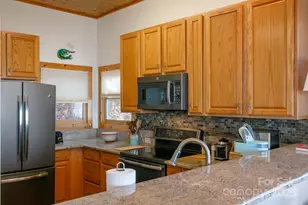 30 Club Villa Ct, Burnsville, NC 28714 - Photo 10