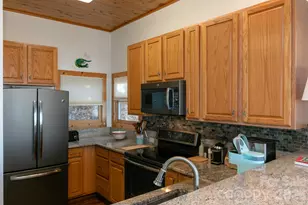 30 Club Villa Ct, Burnsville, NC 28714 - Photo 12