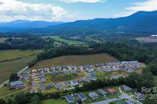 12 Byron Pk Rd, Clyde, NC 28721 - Photo 2