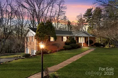 123 Castleton Lane, Hendersonville, NC 28791 - Photo 2