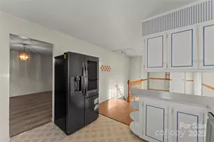 123 Castleton Ln, Hendersonville, NC 28791 - Photo 8