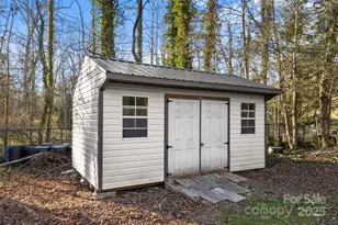 123 Castleton Ln, Hendersonville, NC 28791 - Photo 32