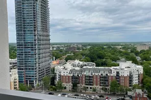 333 W Trade St, Charlotte, NC 28202 - Photo 2