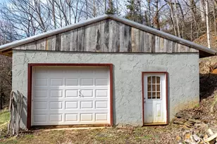 38 Buchanan Hill Rd, Bakersville, NC 28705 - Photo 22