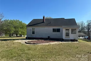 514 W Blume St, Landis, NC 28088 - Photo 4