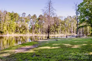 524 Dawn Cir, Charlotte, NC 28213 - Photo 10