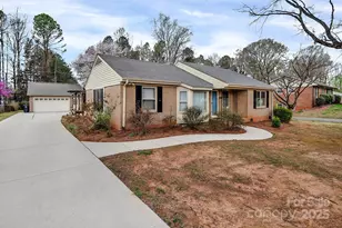 403 Hillcrest Dr, Huntersville, NC 28078 - Photo 2