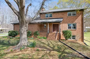 1235 Wilma Sigmon Rd, Lincolnton, NC 28092 - Photo 2