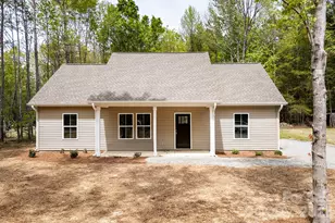 318 Stanback St, Mount Gilead, NC 27306 - Photo 2