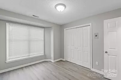 6224 Rosecroft Drive, Charlotte, NC 28215 - Photo 12