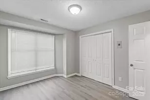 6224 Rosecroft Dr, Charlotte, NC 28215 - Photo 12