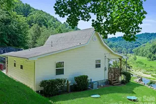 427 Johnson Cemetery Rd, Bakersville, NC 28705 - Photo 4