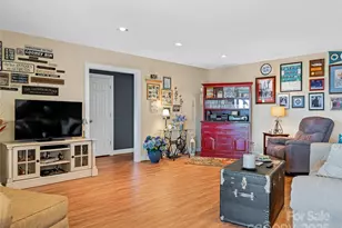 288 Hawks Point Dr, Zirconia, NC 28790 - Photo 22