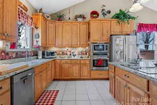 288 Hawks Point Dr, Zirconia, NC 28790 - Photo 10