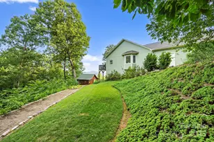 288 Hawks Point Dr, Zirconia, NC 28790 - Photo 40