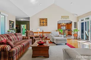 288 Hawks Point Dr, Zirconia, NC 28790 - Photo 6