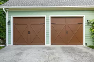 288 Hawks Point Dr, Zirconia, NC 28790 - Photo 32